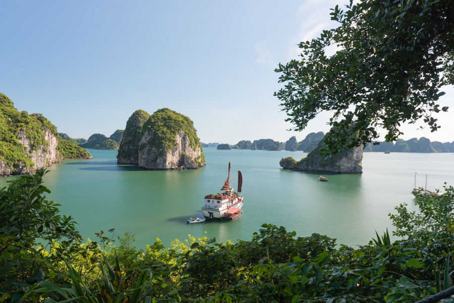 Services in Halong Bay