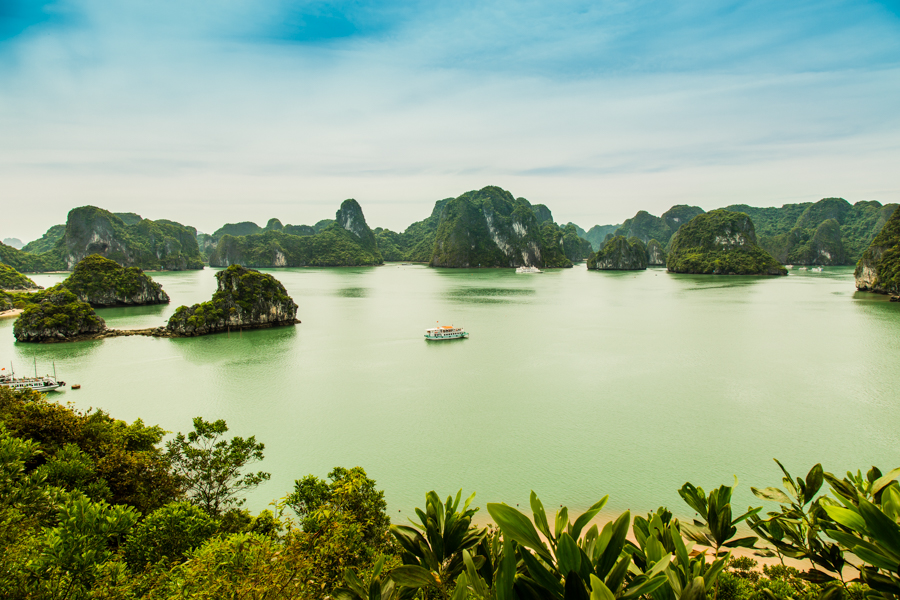 Bai Tu Long Bay