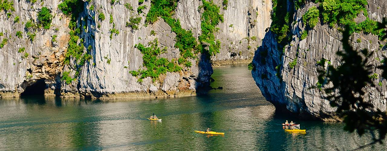 halong bay cruise tour view