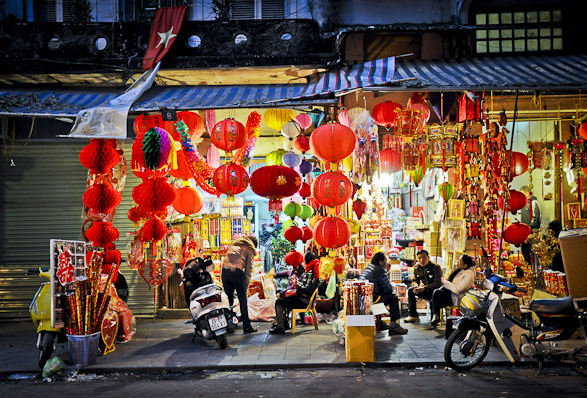 halong bay tour market